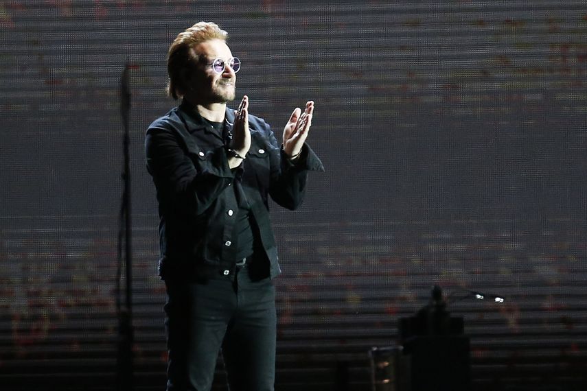 El cantante de la banda de rock irlandesa U2, Bono.