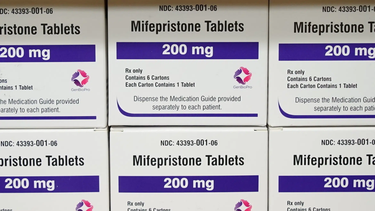 Corte Suprema de EEUU mantiene de momento el acceso a la píldora abortiva