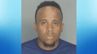 El oficial de la Policía de Miami Michael Bello.