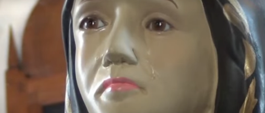 Capturan video de la Virgen de la Dolorosa llorando, feligreses comenzaron a ver las lágrimas de la estatuilla.