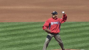 Barack Obama no mostró condiciones atléticas. (ARCHIVO)