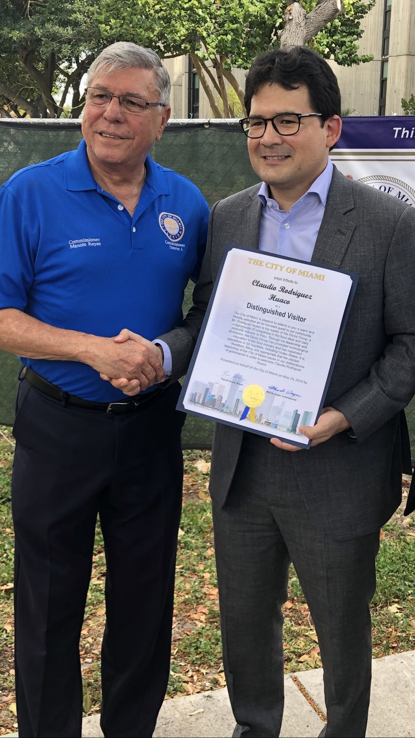 Claudio Rodríguez recibe distinción de la cuidad de Miami.&nbsp;