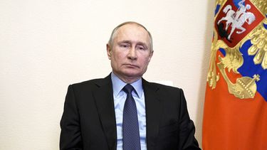 El presidente de Rusia, Vladimir Putin, preside una reunión del Consejo de Seguridad por videoconferencia desde la residencia Novo-Ogaryovo, a las afueras de Moscú, Rusia, el 12 de marzo de 2021.&nbsp; 