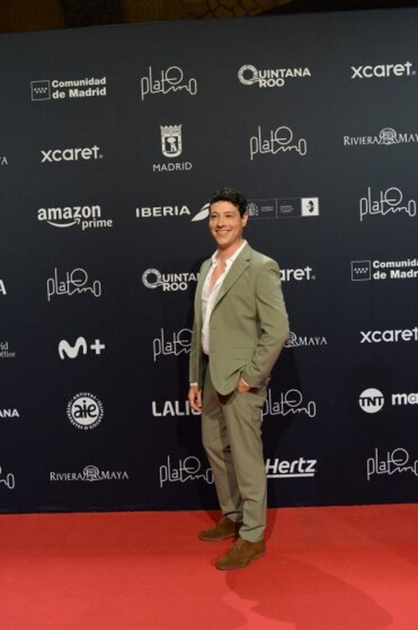 El actor Reinaldo Pacheco en &nbsp;la alfombra roja de los Premios Platino, el 20 de abril de 2024.