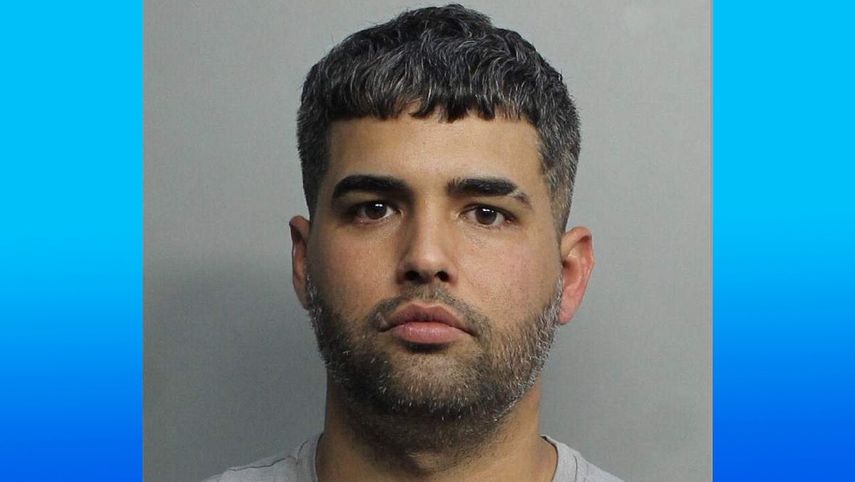 Brian Rodríguez es acusado de prostituir a su novia en Hialeah.