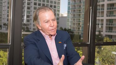 El diplomático venezolano Diego Arria.