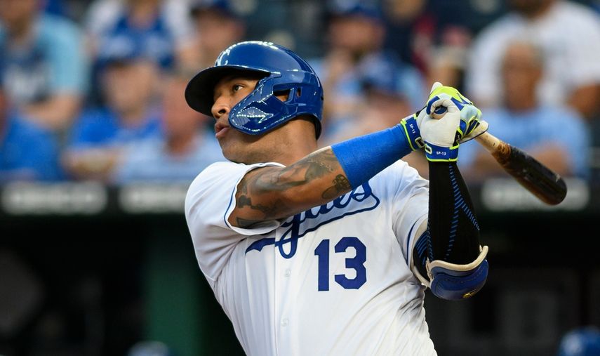 Salvador Pérez, de los Kansas City Royals, conecta un jonrón contra los Indios de Cleveland&nbsp;