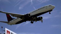Un avión de Delta Air Lines se prepara para aterrizar en el Aeropuerto Internacional de Los Ángeles, el 15 de marzo de 2022.&nbsp;