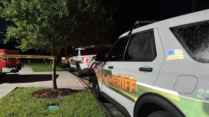 Oficina del Sheriff del Condado de Clay, Florida, lleva el caso.&nbsp;