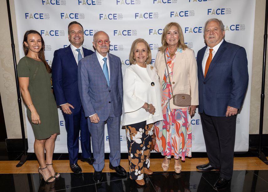Yendi Valdés, Jorge Plasencia, Eduardo Padrón, Aida Levitan, Lili Escasena, César Pizarro, todos de FACE.