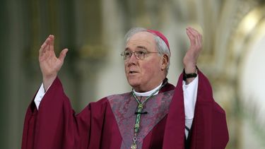 En esta imagen de archivo, tomada el 13 de febrero de 2013, el obispo de Buffalo, Richard Malone, habla antes de repartir ceniza en la misa del Miércoles de Ceniza, en la catedral St. Joseph de Buffalo, Nueva York.&nbsp;