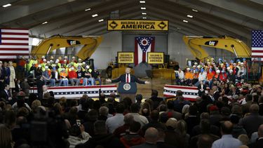 El presidente Donald&nbsp;Trump habla sobre su plan de infraestructura en Richfield, Ohio.