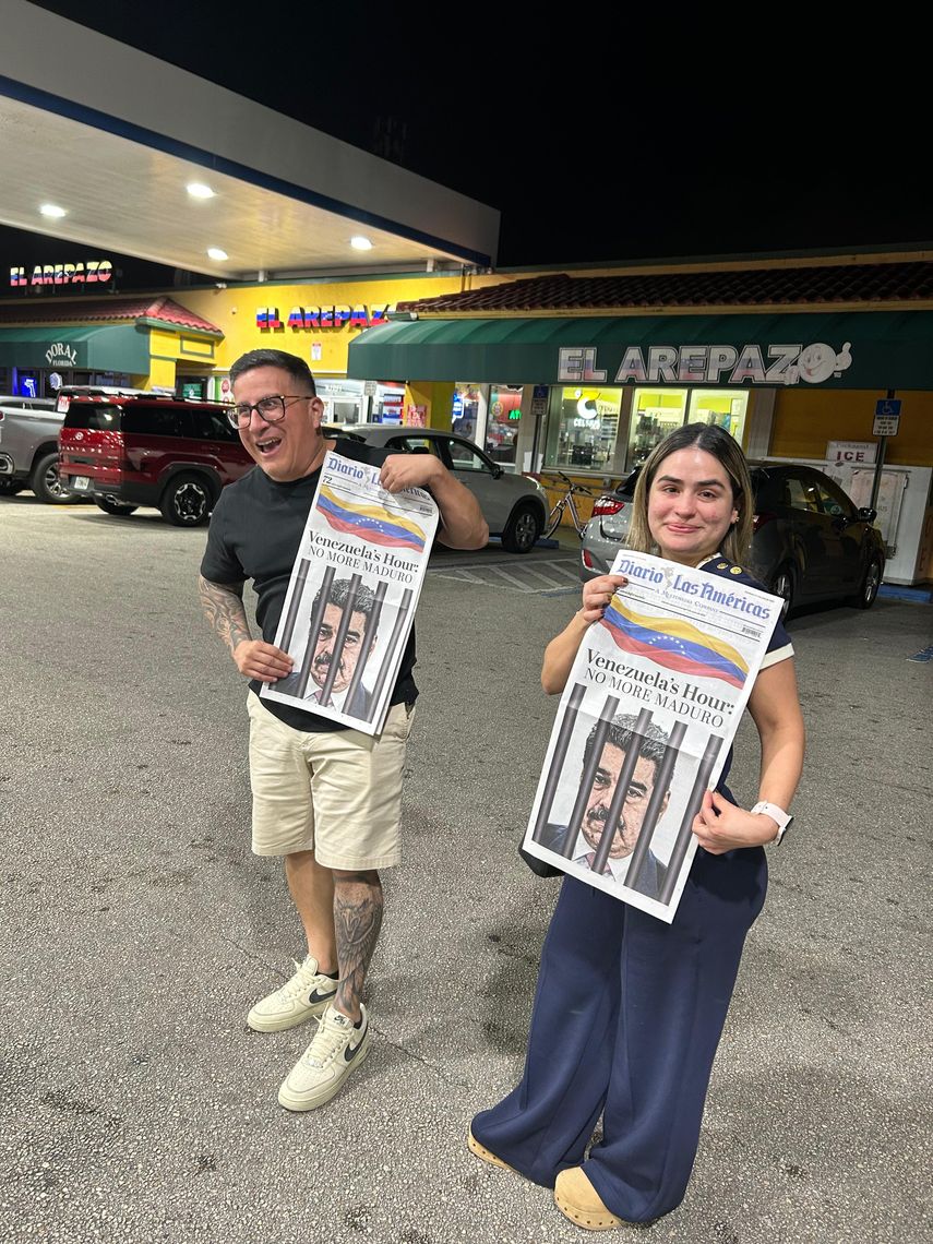 Venezolanos se reúnen en El Arepazo para celebrar la caída de Maduro.&nbsp;