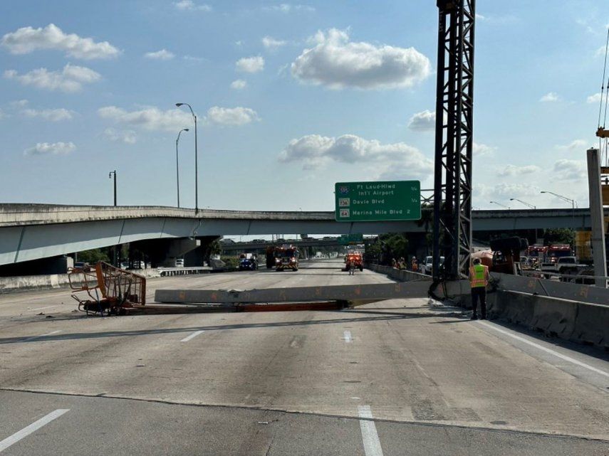 Los trabajadores agilizan las labores para restablecer el tráfico en la I95 sur.