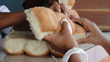  La Habana reduce venta de pan liberado por falta de harina