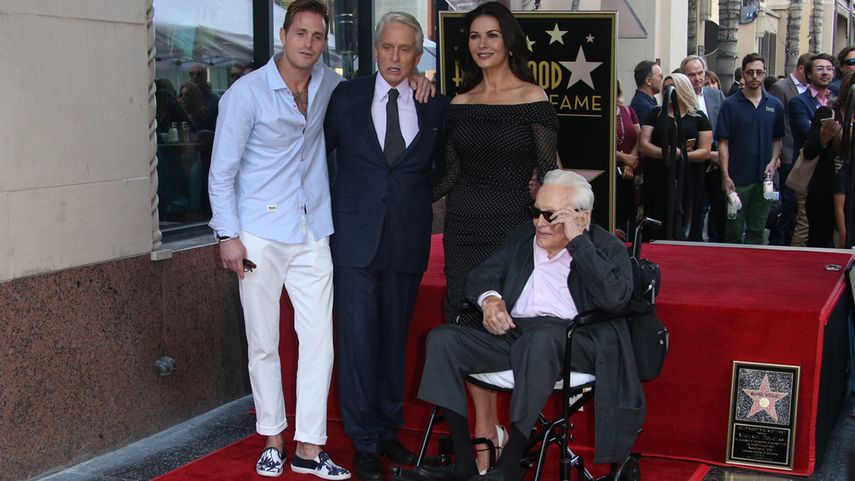 El actor estuvo acompañado de su esposa, su hijo Cameron y su padre.