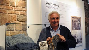 El uruguayo Roberto Canessa, uno de los 16 supervivientes de un accidente aéreo en los Andes chilenos en 1972 y que permaneció perdido en la montaña durante 72 días. La película La sociedad de la nieve aborda esta tragedia.