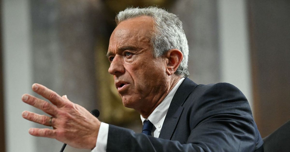 Secretario de Salud de EEUU insta a otros países a dejar la OMS