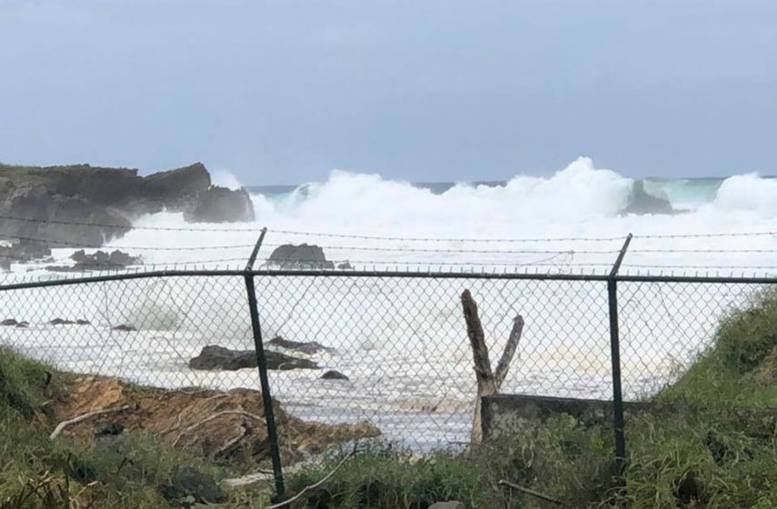Este evento de marejadas, que podrían alcanzar olas de hasta 20 pies (6 metros) de altura, perduraría hasta el próximo miércoles, informó el Servicio Nacional de Meteorología de San Juan.