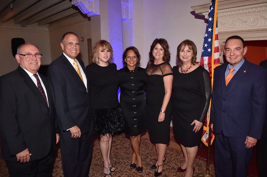 Luis López, Rafael Calleja, Martha Peña Rojas, Carolina Rendeiro, Irene White, Olga Ramudo y José Vicente. (ÁLVARO MATA)