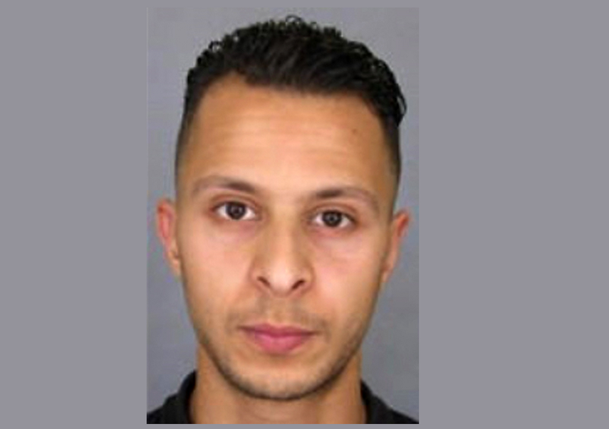 En este documento, una fotografía tomada el 15 de noviembre de 2015 y publicada en un appel a temoins (llamado a testigos) por el servicio de información de la policía francesa (SICOP) muestra una fotografía de Salah Abdeslam, sospechoso de estar involucrado en los atentados ocurridos en París el 13 de noviembre de 2015.&nbsp;