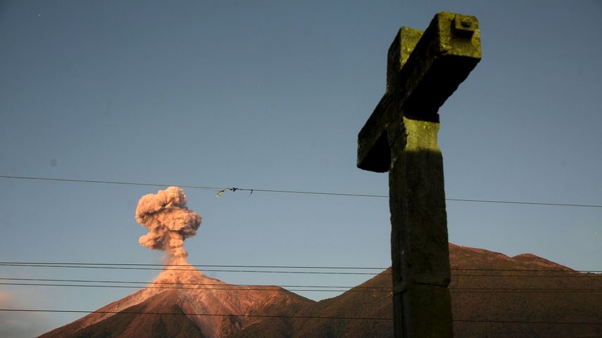 Imagen de archivo de una erupción del Volcán de Fuego en Guatemala.
