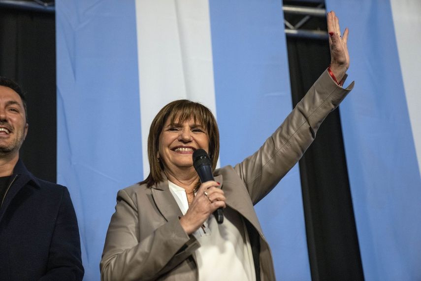 La aspirante a la presidencia Patricia Bullrich, de la coalición Juntos por el Cambio, hace campaña en Buenos Aires, Argentina, el lunes 7 de agosto de 2023.