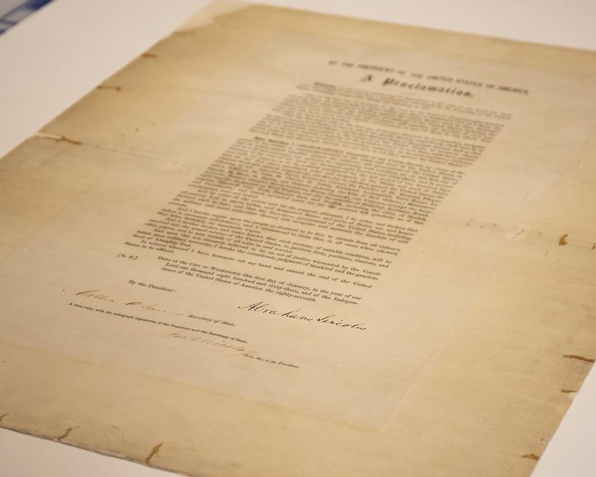 Contracción de las palabras June y 19 en inglés, el Juneteenth alude al 19 de junio de 1865. Ese día, un general de la Unión llegó a Galveston, Texas, e informó a los esclavos que eran libres, dos meses después del fin de la Guerra Civil, y dos años y medio después de que el presidente Abraham Lincoln emitiera la Proclamación de Emancipación