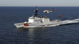 Una embarcación de los guardacostas en Miami Beach encontró a los náufragos a cinco millas del turístico faro de Cayo Vizcaíno (Foto Wikimedia)