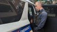 Detective Wilkins está interrogando a un sospechoso en múltiples casos de robo y con cinco órdenes de arresto.