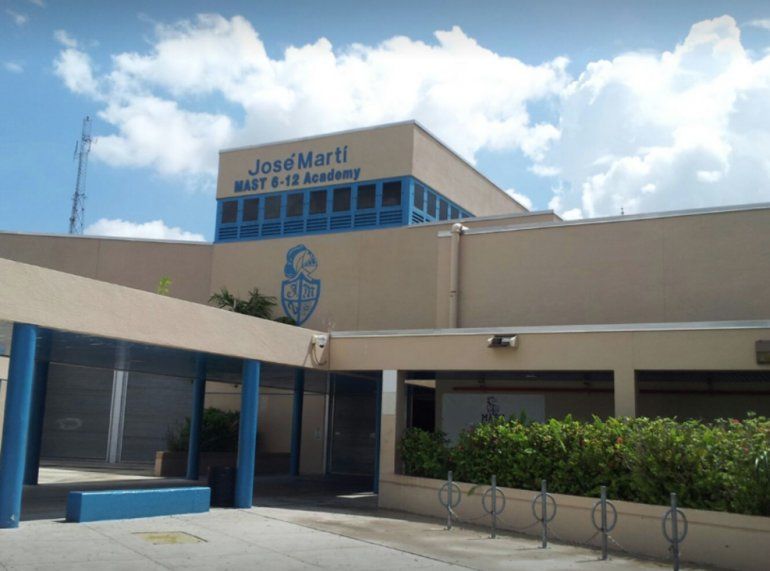 Siete escuelas secundarias de MiamiDade entre las mejores de EEUU