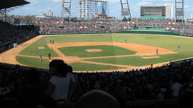 En el estadio Latinoamericano de La Habana fue donde los Orioles de Baltimore jugaron. (ARCHIVO)