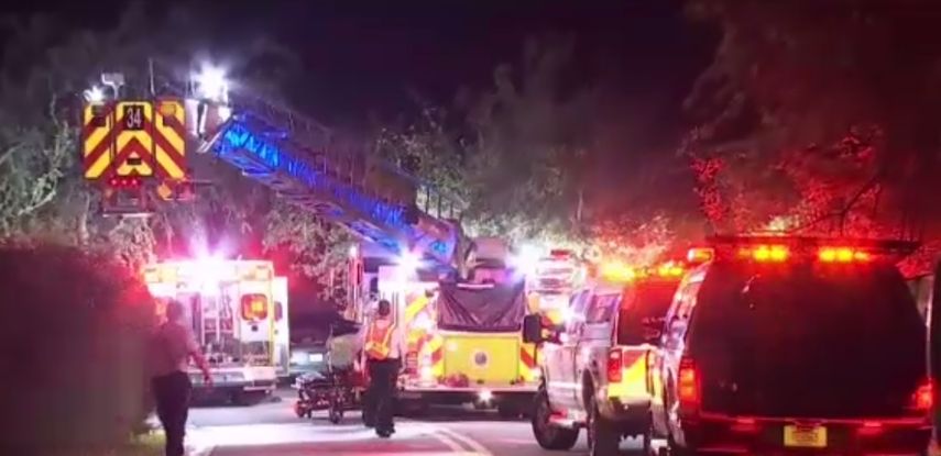 Foto referencial del trabajo del cuerpo de bomberos de Miami-Dado.