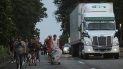 Migrantes salen de Ulapa, en el estado de Chiapas, el sábado 30 de octubre de 2021, en México. Migrantes salen de Ulapa, en el estado de Chiapas, el sábado 30 de octubre de 2021, en México.