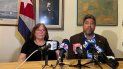En esta foto aparecen María Ferreiro, madre del periodista independiente, y John Suárez, director ejecutivo del Centro para una Cuba Libre. En esta foto aparecen María Ferreiro, madre del periodista independiente, y John Suárez, director ejecutivo del Centro para una Cuba Libre.