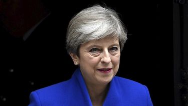 La primera ministra del Reino&nbsp;Unido, Theresa May, visita a la reina Isabel II permiso para formar Gobierno tras las elecciones del jueves.&nbsp;