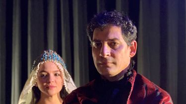 Los actores Laura Alemán y Adrián Mas ensayan la puesta en escena de Vuelve a contármelo todo, bajo la dirección de Larry Villanueva.&nbsp;