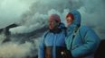 En esta imagen proporcionada por National Geographic la pareja de científicos Maurice Krafft, izquierda, y Katia Krafft en una escena del documental Fire of Love.