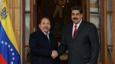 Los dictadores Daniel Ortega y Nicolás Maduro.