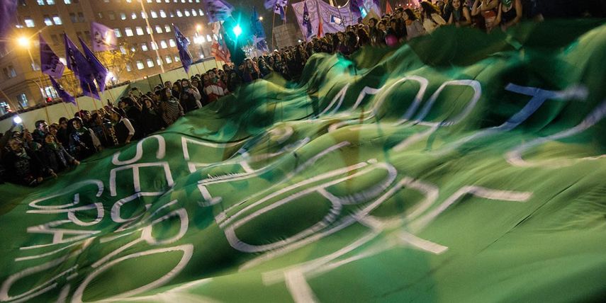 Las organizaciones pro aborto se mantienen pidiendo en las calles la legalidad de la practica.&nbsp;