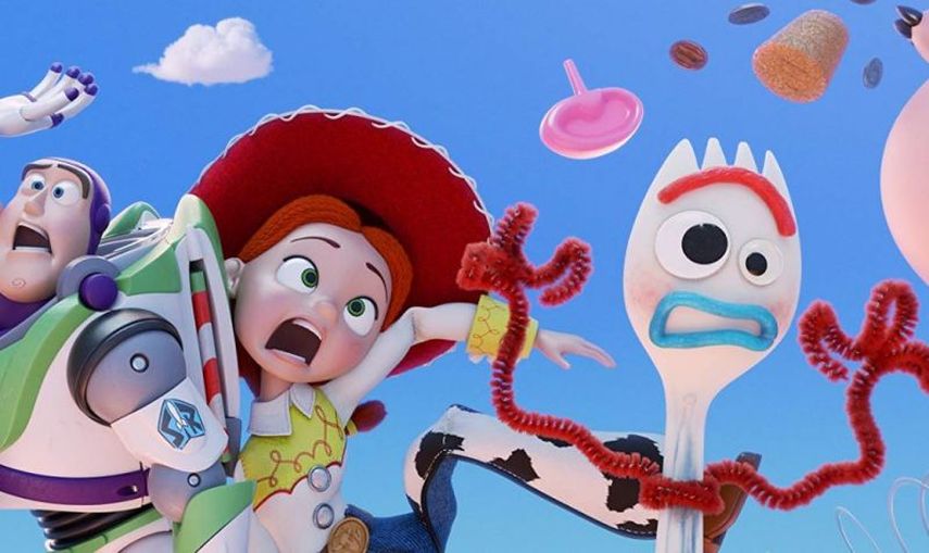 Pionera en mostrar las posibilidades artísticas del cine digital de animación, Toy Story (1995) abrió una saga tan divertida como emotiva para adultos y pequeños e inauguró el reinado de Pixar.