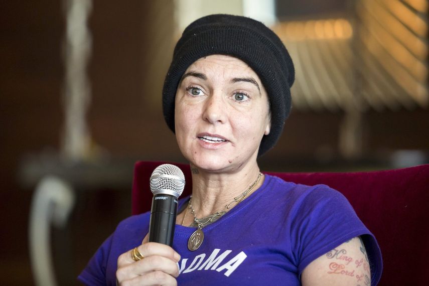 &nbsp;La cantautora irlandesa Sinéad OConnor asiste a un evento de prensa durante el Festival de Primavera de Budapest en un hotel en Budapest, Hungría, el 22 de abril de 2015.&nbsp;