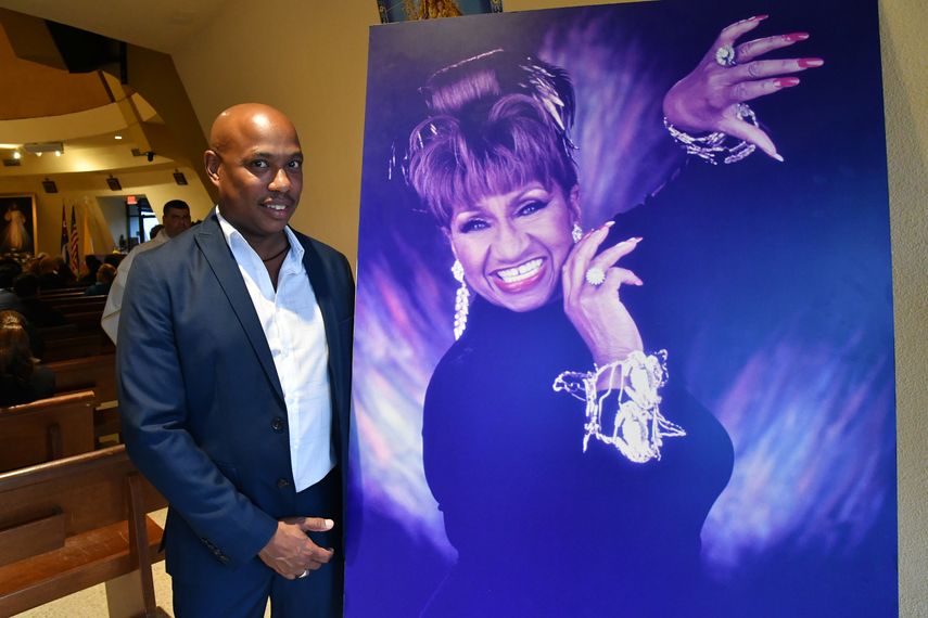 El sobrino de Celia Cruz, Jean Hernández, minutos antes de la ceremonia.&nbsp;