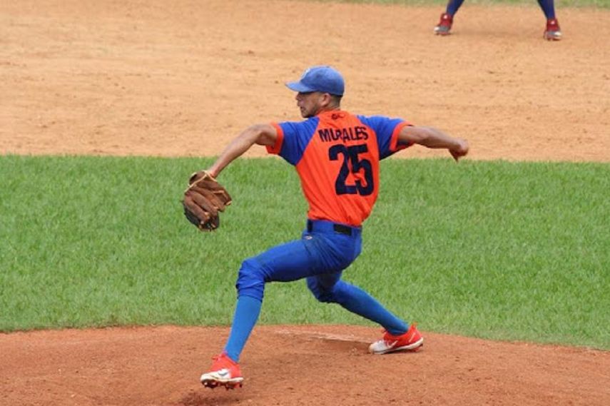 El joven lanzador cubano, Danny Morales cuenta con mucho talento en su brazo