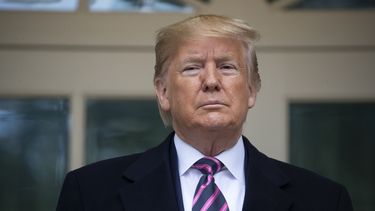 El presidente Donald Trump niega las acusaciones y hace frente a los dem&oacute;cratas.