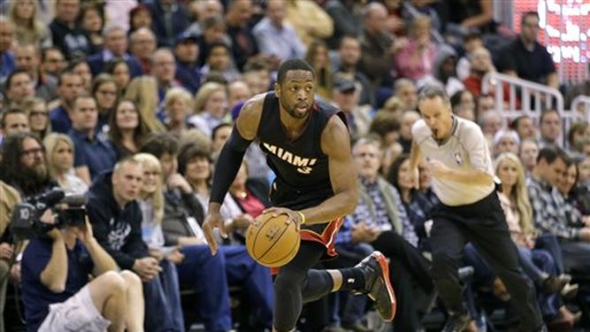 Wade tuvo su mejor juego de la temporada. (AP)