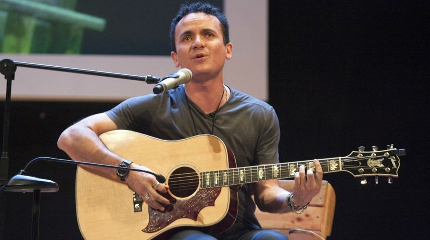 Cuenta que decidió que sus dos hijos se llamaran Agustín para marcar el momento y recordó que el nombre les vino a él y a su esposa, Juliana Posada, al mismo tiempo.