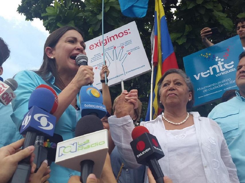 María Corina Machado e Isabel Pereira (D). (TWITTER)