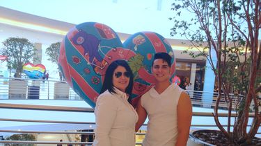 Veltraida Matos junto a su hijo Yasiel Cruz.&nbsp;