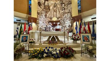 Virgen de la Patrona de Cuba en su recinto en la Ermita de la Caridad del Cobre, Miami.